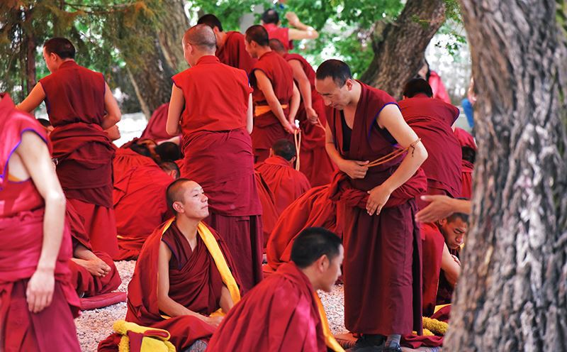 Debate in Sera Monastery